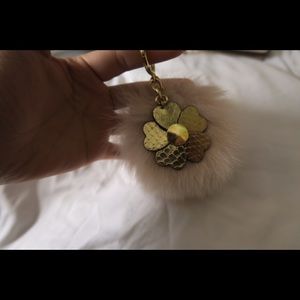 MK large fur Pom Pom